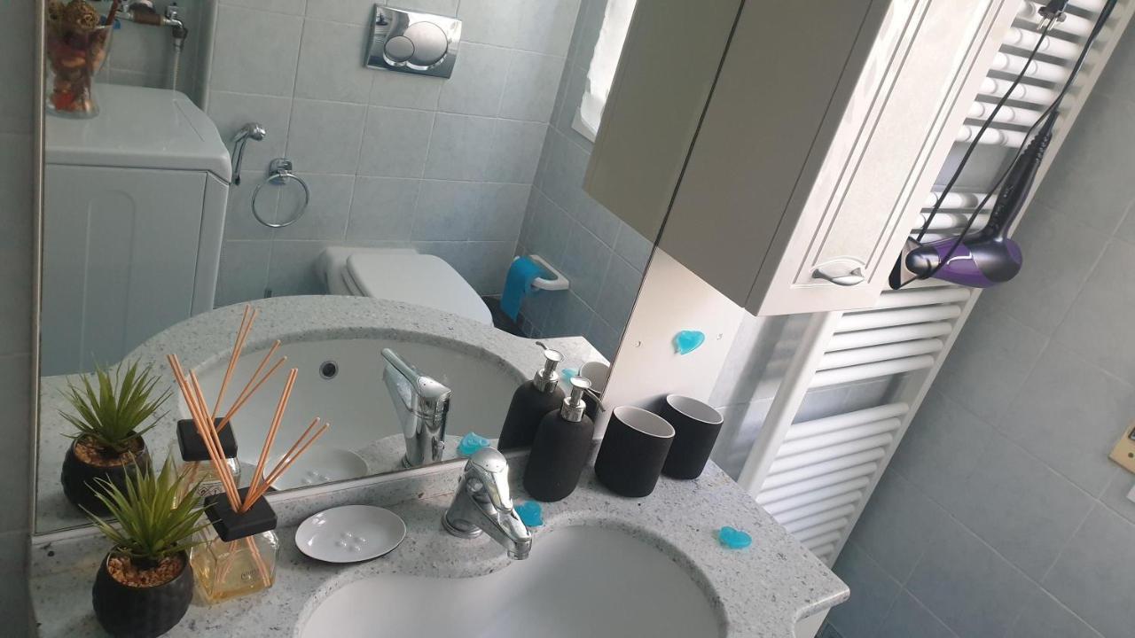 Apartamento Casa Vacanze Serena Como Exterior foto