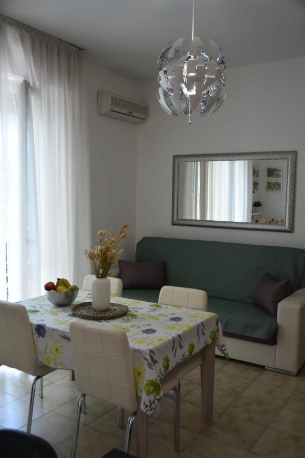 Apartamento Casa Vacanze Serena Como Exterior foto