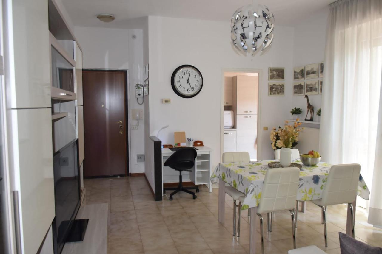 Apartamento Casa Vacanze Serena Como Exterior foto